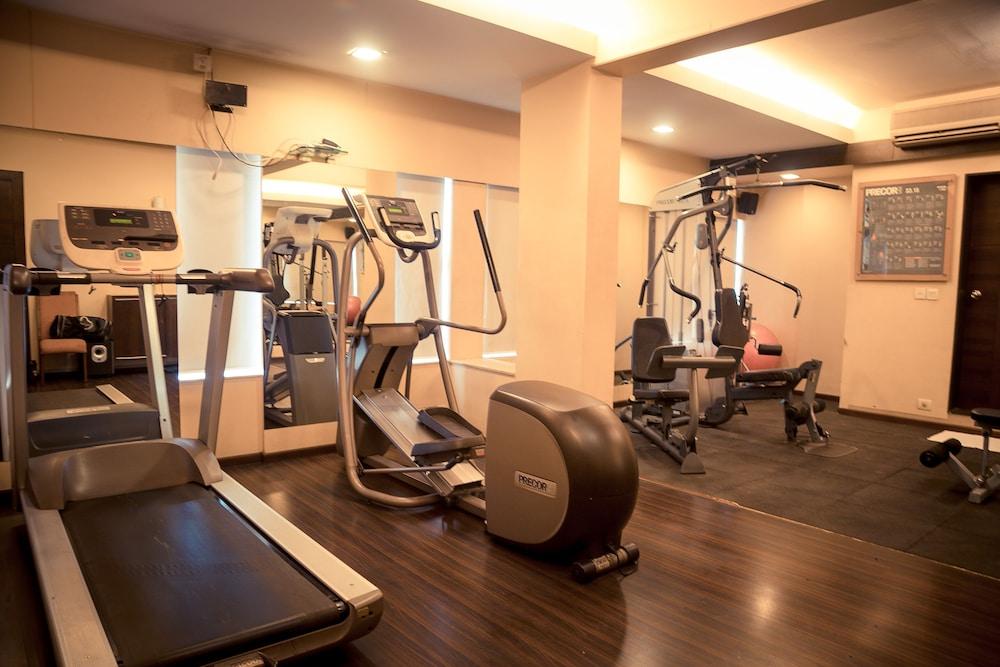 Kapila Business Hotel Пюн Екстериор снимка