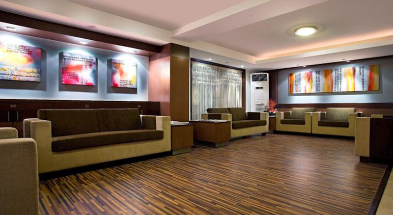 Kapila Business Hotel Пюн Екстериор снимка