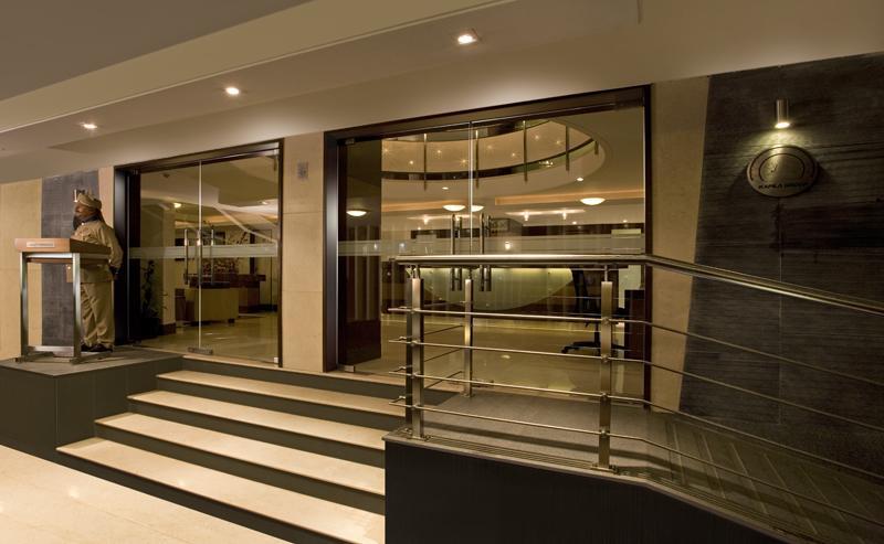 Kapila Business Hotel Пюн Екстериор снимка