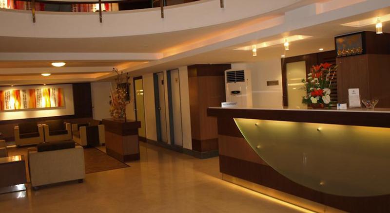 Kapila Business Hotel Пюн Екстериор снимка