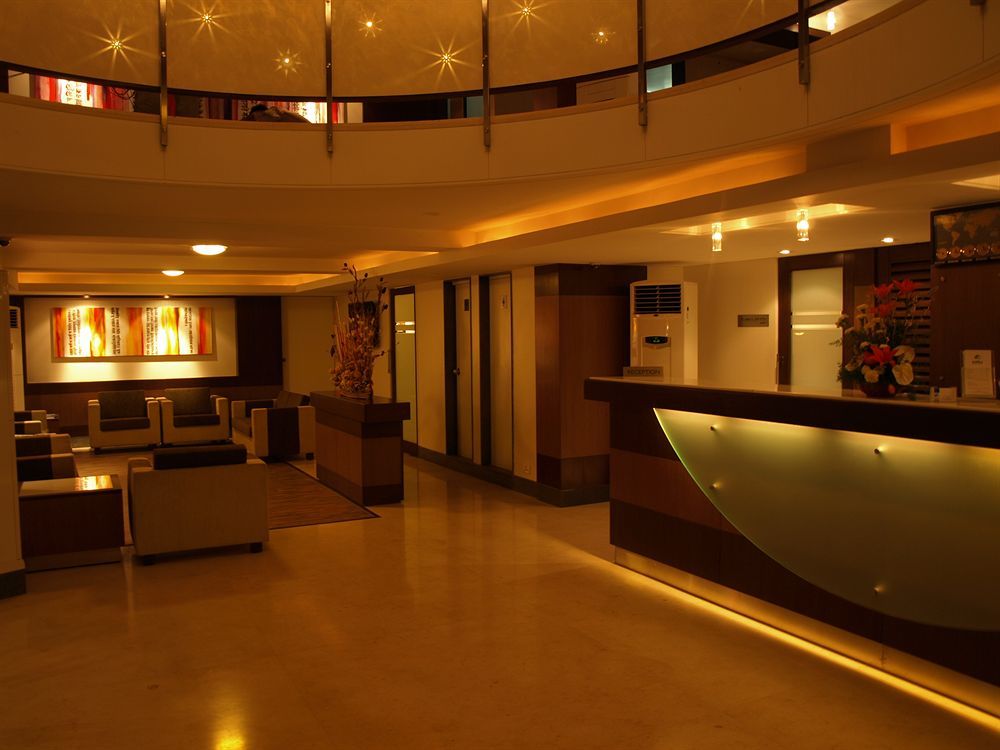 Kapila Business Hotel Пюн Екстериор снимка