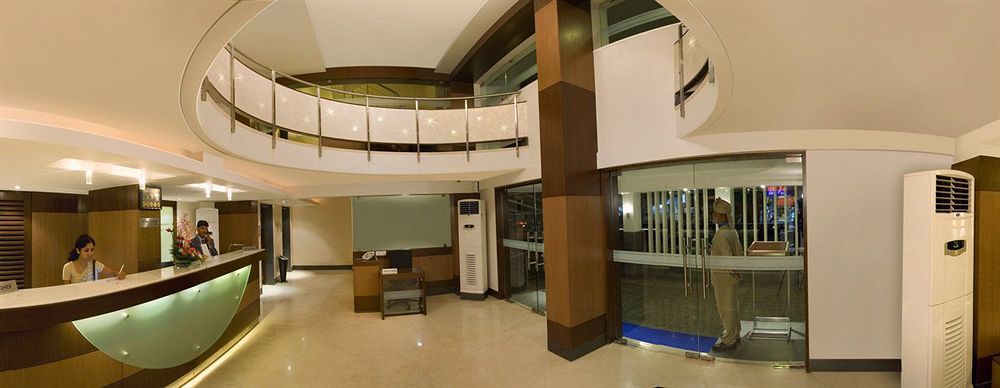 Kapila Business Hotel Пюн Екстериор снимка