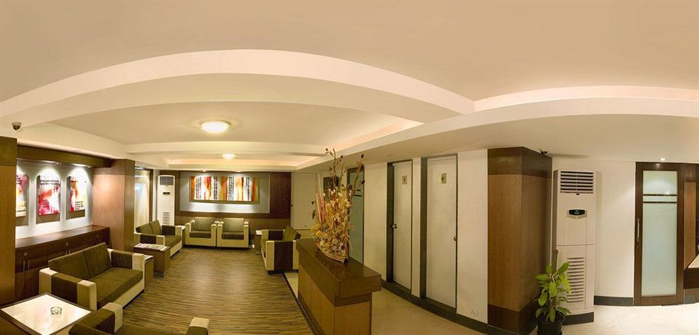Kapila Business Hotel Пюн Екстериор снимка