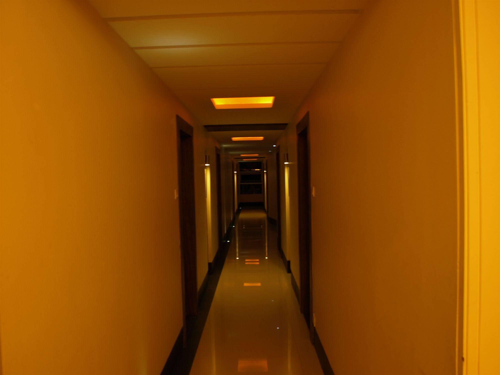 Kapila Business Hotel Пюн Екстериор снимка