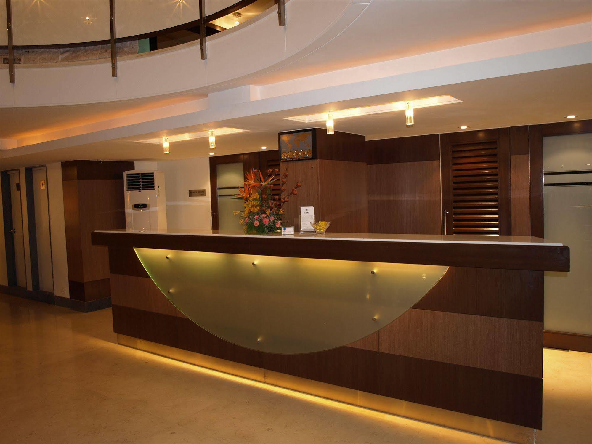 Kapila Business Hotel Пюн Екстериор снимка