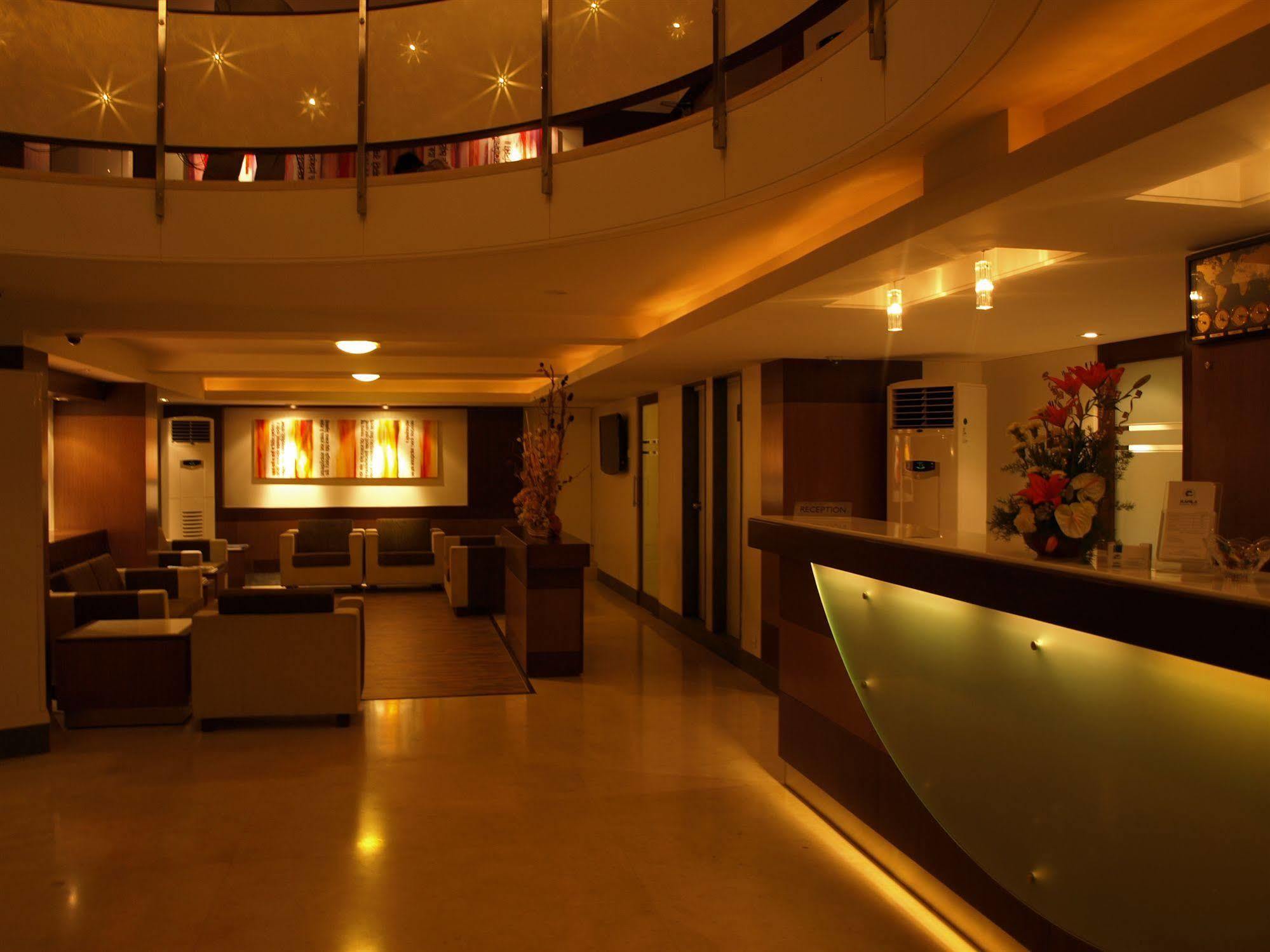 Kapila Business Hotel Пюн Екстериор снимка