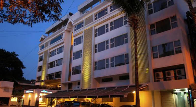 Kapila Business Hotel Пюн Екстериор снимка